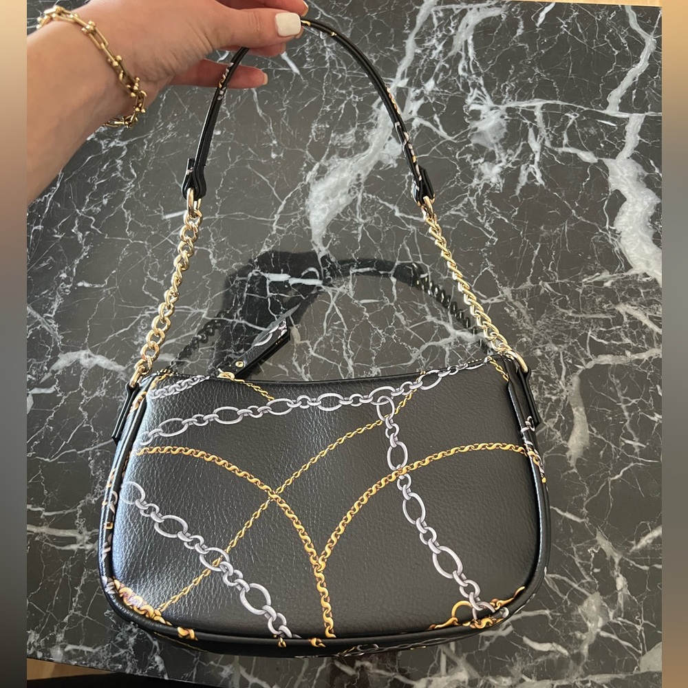 Hardbag with chain detailing